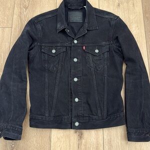 Levi Strauss and Company black distressed denim jacket size Medium